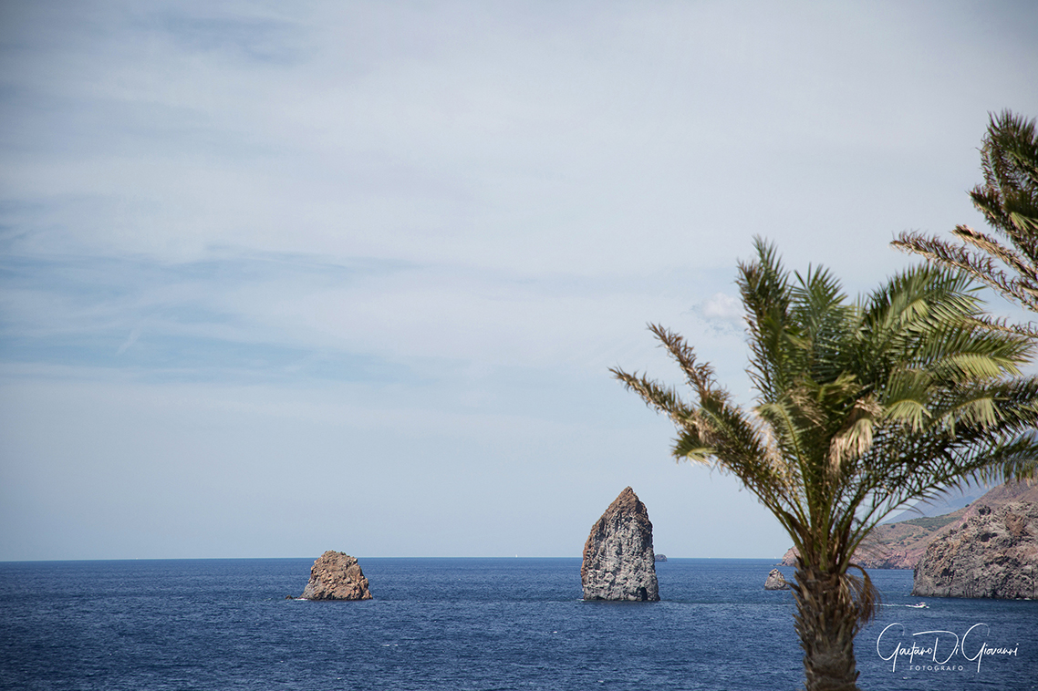 faraglioni di Lipari scatto del fotografo Gaetano Di Giovanni